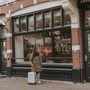 Boutique First Hága